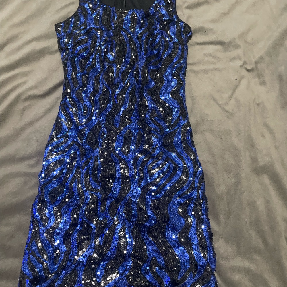 Dress - Picture 2 of 2